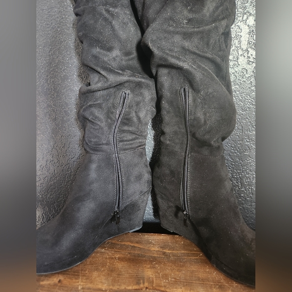 Chinese Laundry Black Faux Suede Over the Knee Slouch Wedge Heel Boot - size 8.5 - Picture 12 of 16